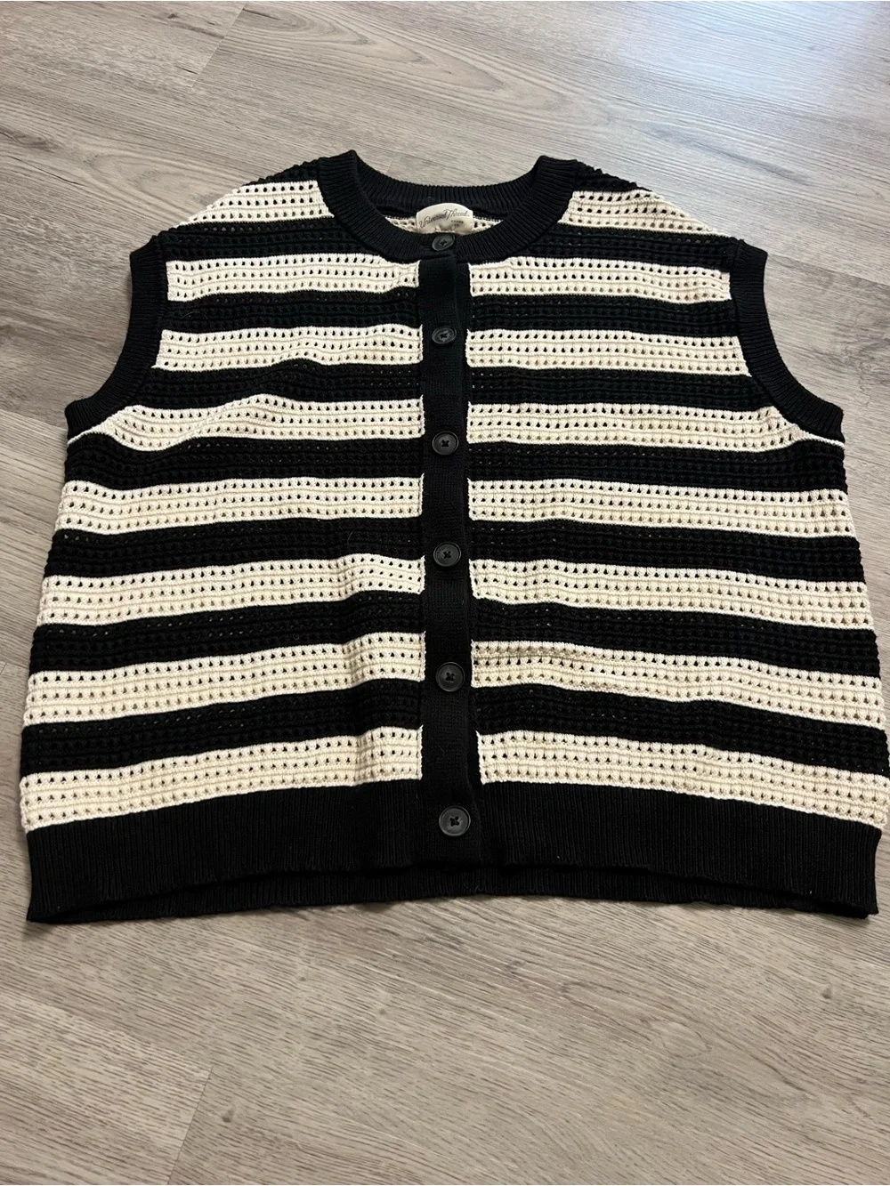 Universal Thread Sweater Vest size XL